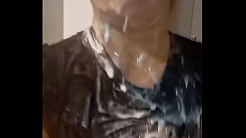 Женатые ублюдки сделали это со мной, но они даже не захотели показать свои члены. Жду, когда другие ублюдки с кучей спермы снова кончат мне в рот, чувак.