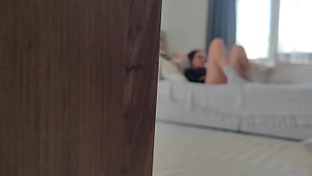 義妹がオナニーしていたので、私は彼女が射精してアナルファックするのを手伝いました！