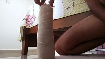 Моя задница уже вся сломана, а когда я возбуждаюсь, мне нравятся толстые дилдо, чтобы сломать мою задницу еще больше, как вкусно @!!!!!