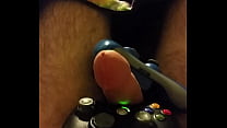 Мастурбация с помощью вибрации контроллера Xbox