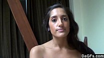 Dagfs - Sexy Latina reçoit son premier soin du visage dans un casting